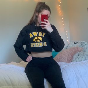 Cropped Iowa Hawkeyes sweatshirt